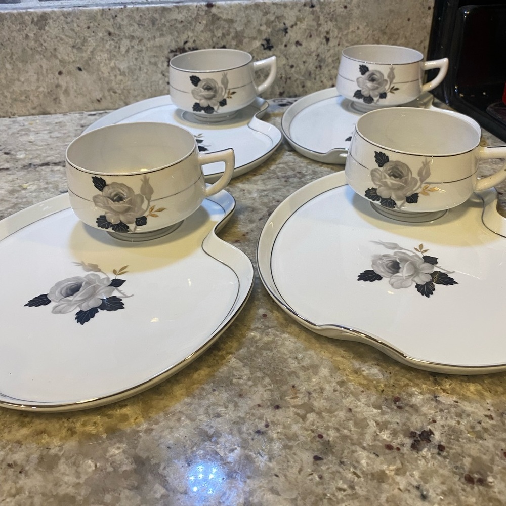 Kutani China Hand Painted Black Rose 9"‎  4 Snack /Sandwch Plate & Cup Set